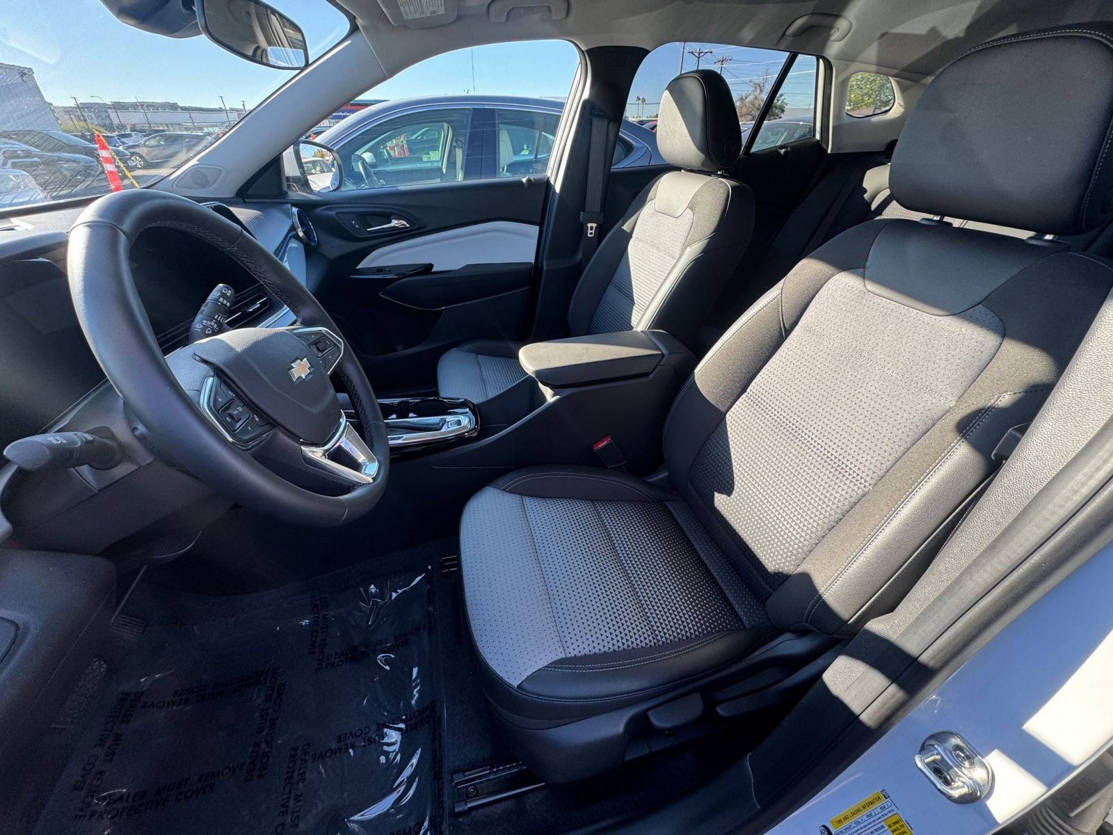 Thumbnail: 2025 Chevrolet Trax - 34