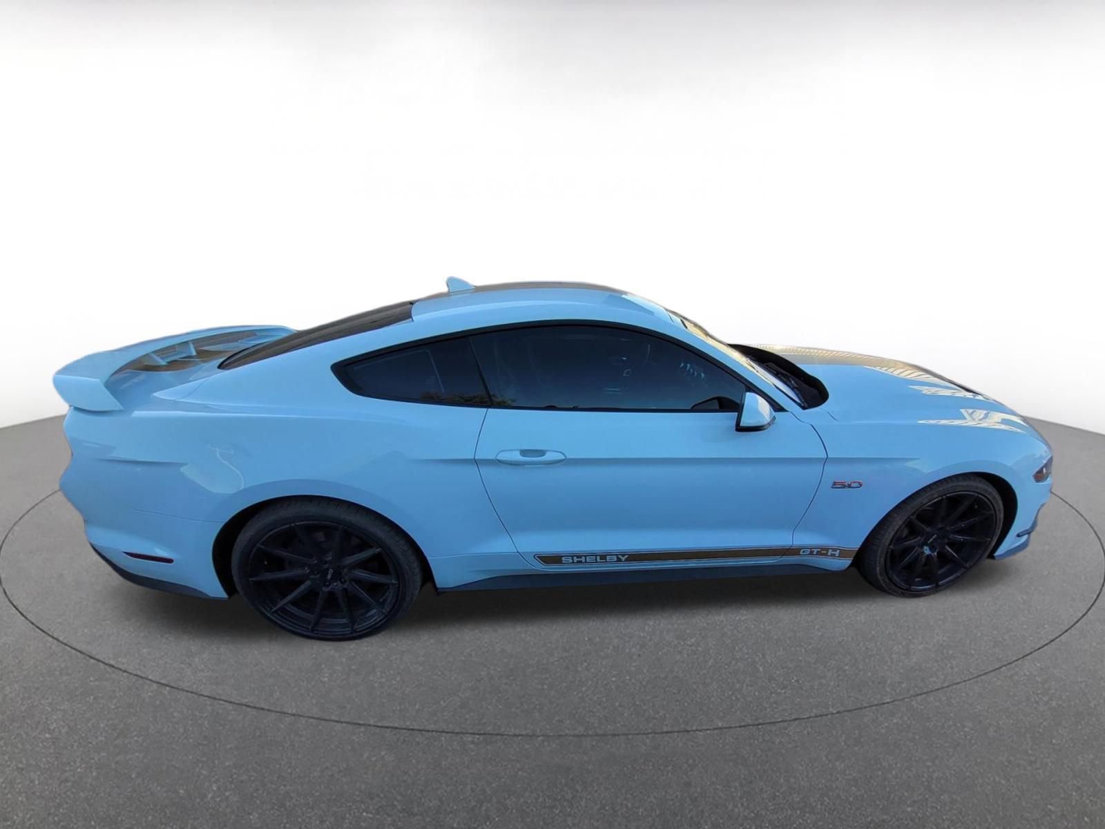 Thumbnail: 2022 Ford Mustang - 8