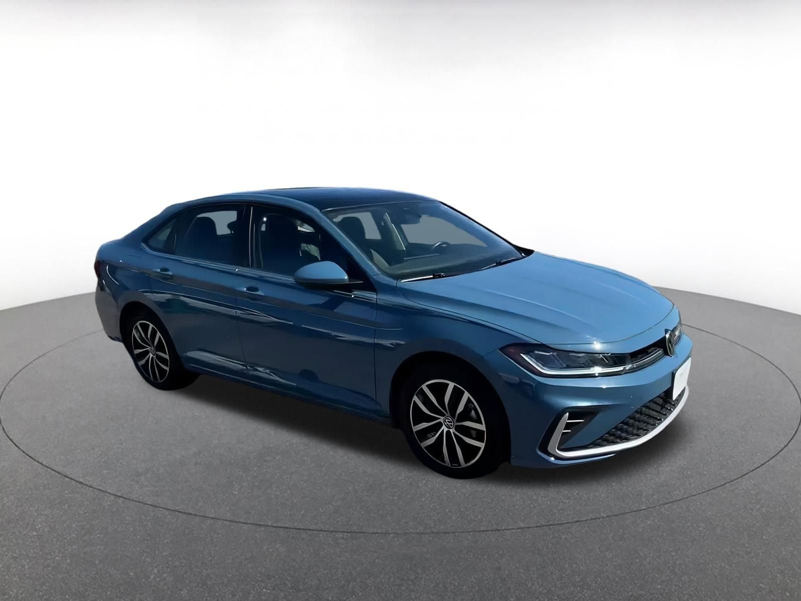 Thumbnail: 2025 Volkswagen Jetta - 2