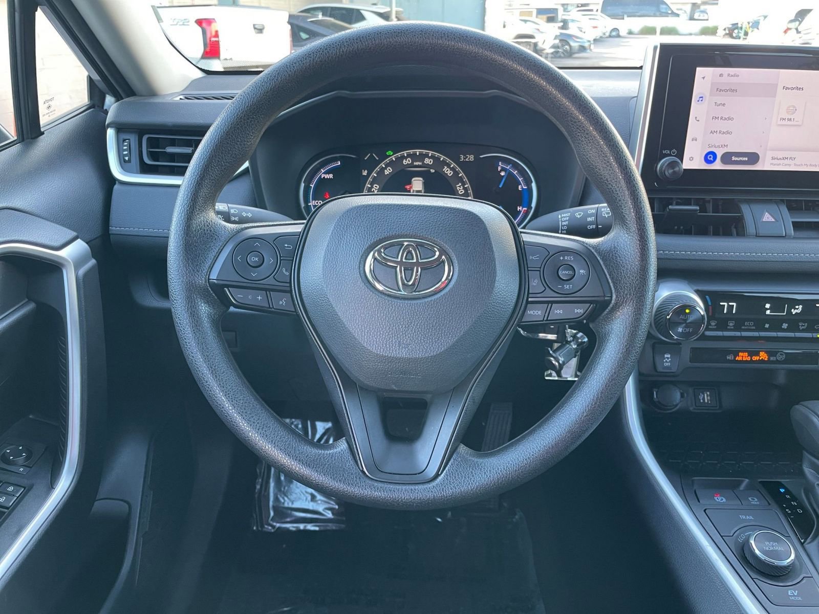 Thumbnail: 2025 Toyota RAV4 - 27