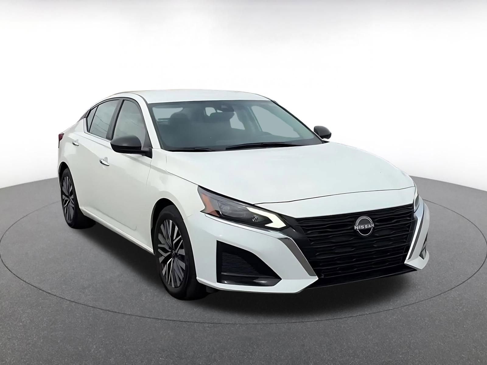 Thumbnail: 2025 Nissan Altima - 3