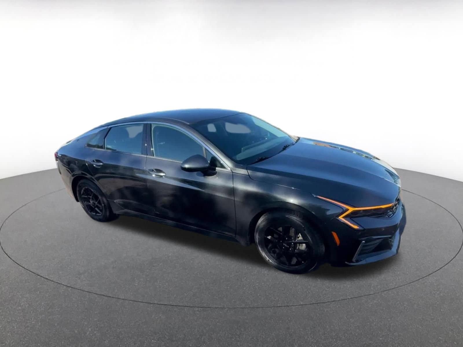 Thumbnail: 2025 Kia K5 - 2