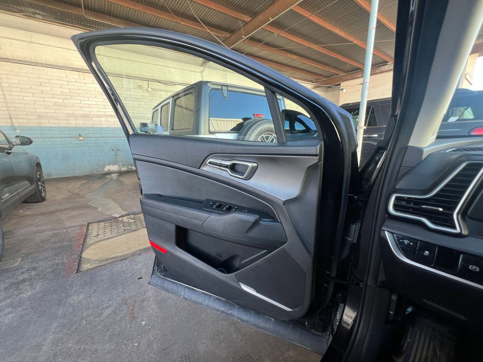 Thumbnail: 2025 Kia Sportage - 18