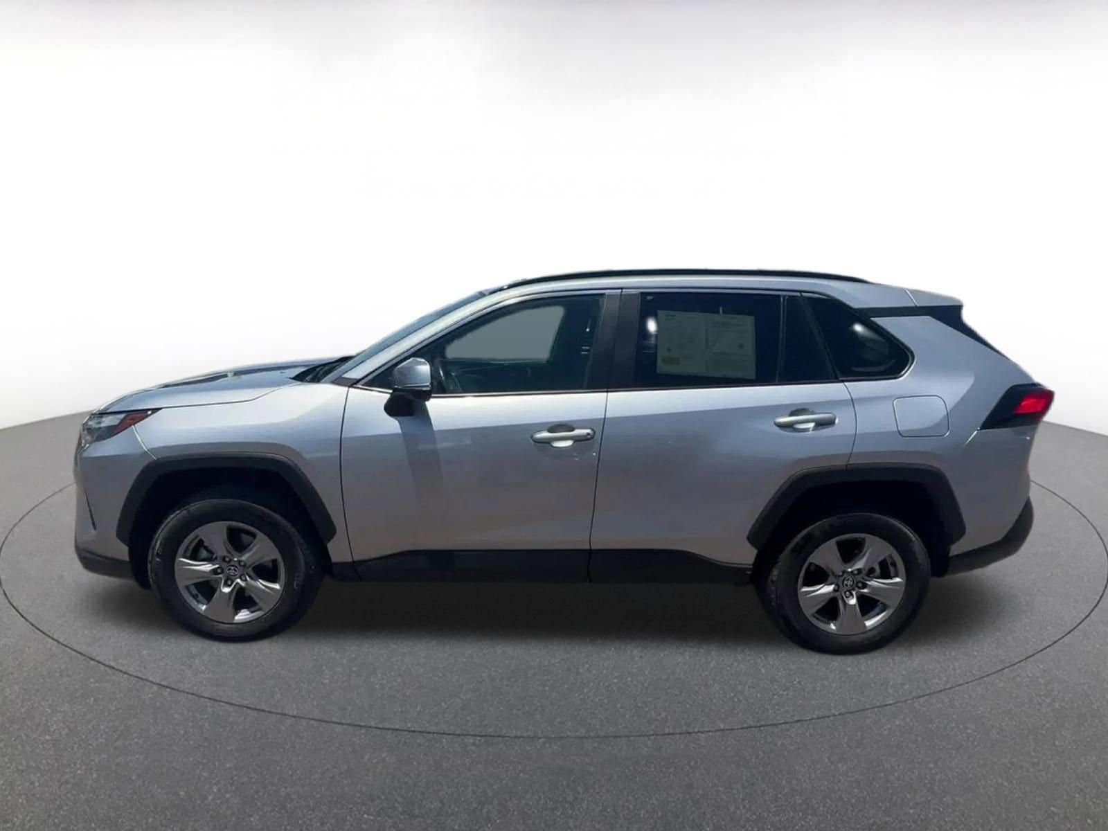 2024 Toyota RAV4 XLE 7