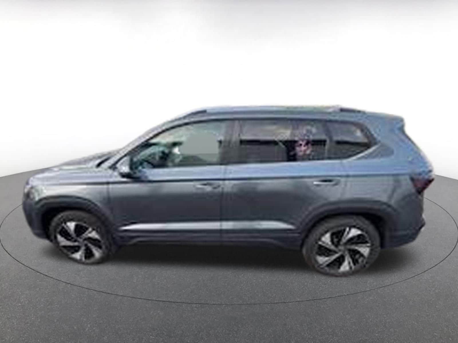 Thumbnail: 2025 Volkswagen Taos - 4