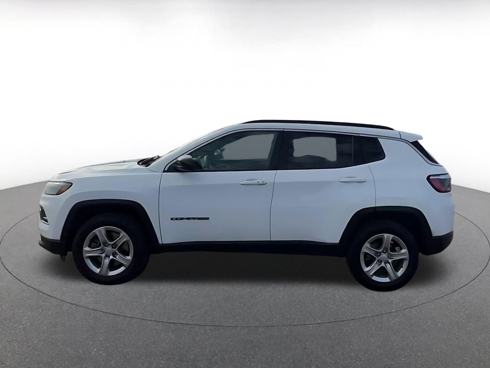 Thumbnail: 2023 Jeep Compass - 9