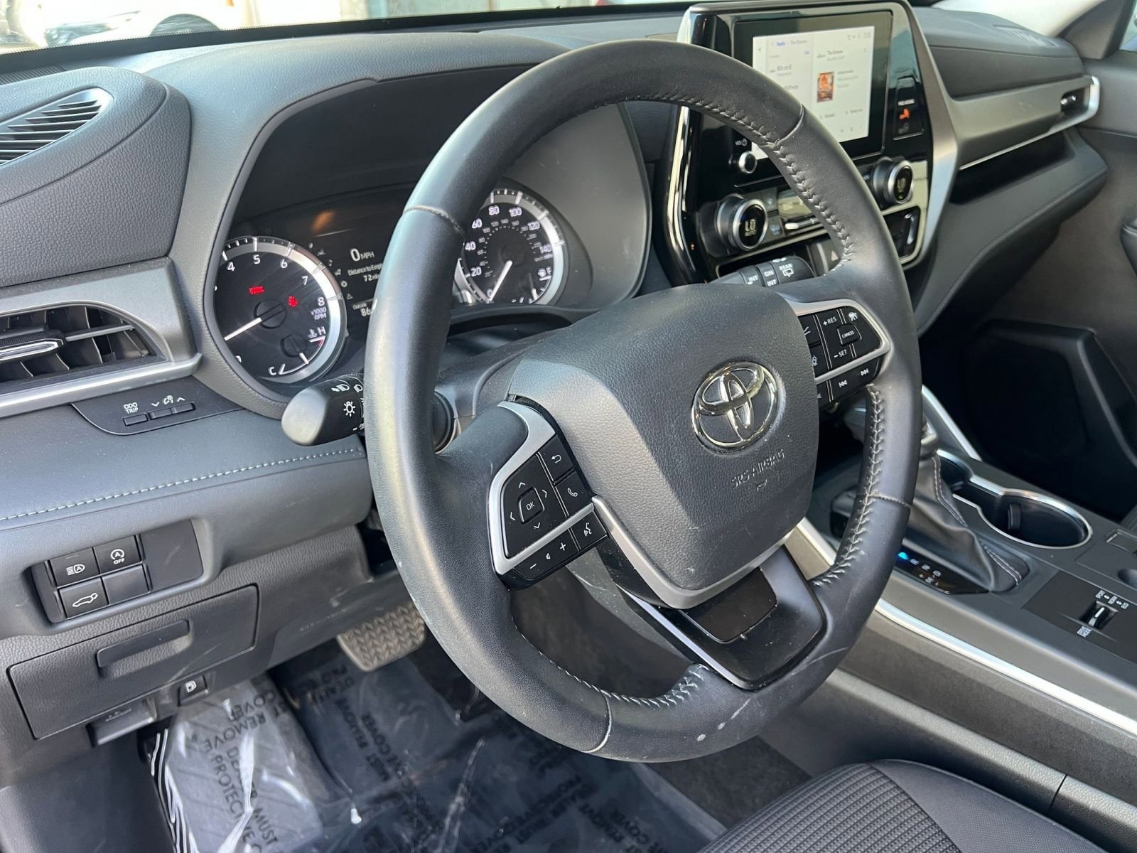 Thumbnail: 2025 Toyota Highlander - 30