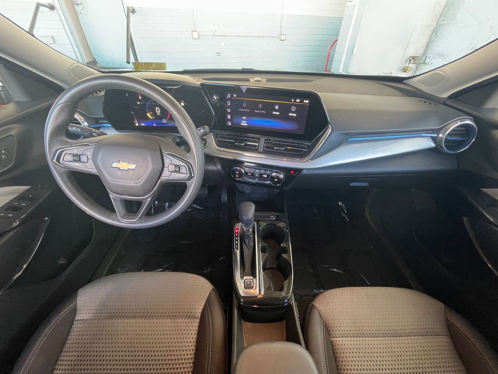 Thumbnail: 2025 Chevrolet Trax - 31