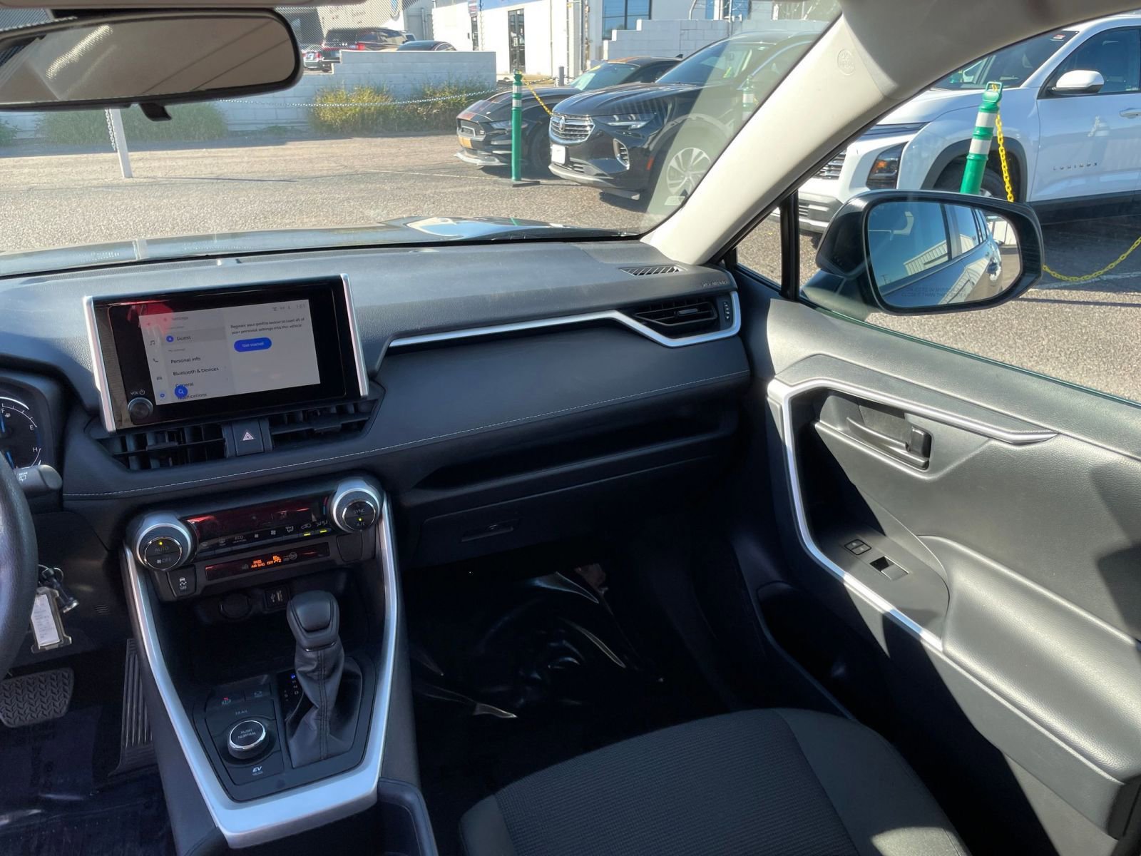 Thumbnail: 2025 Toyota RAV4 - 34