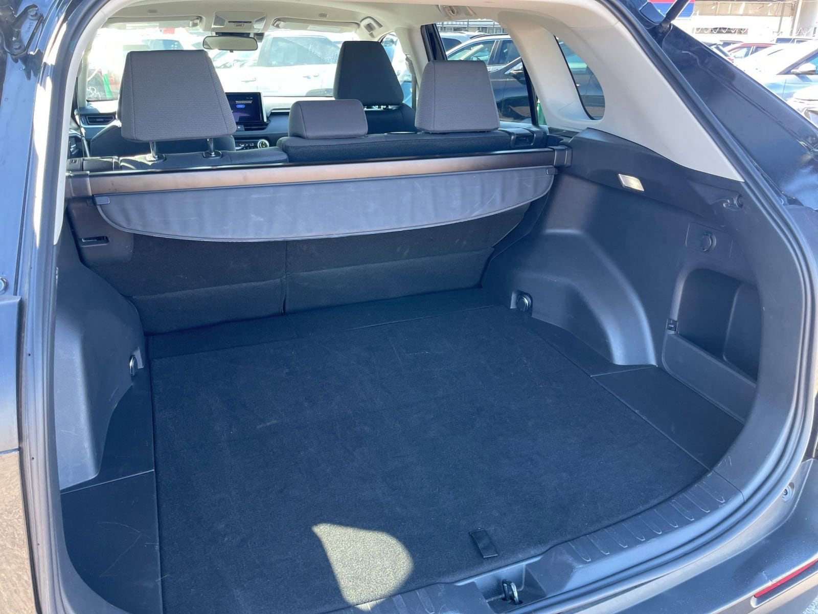 Thumbnail: 2025 Toyota RAV4 - 31