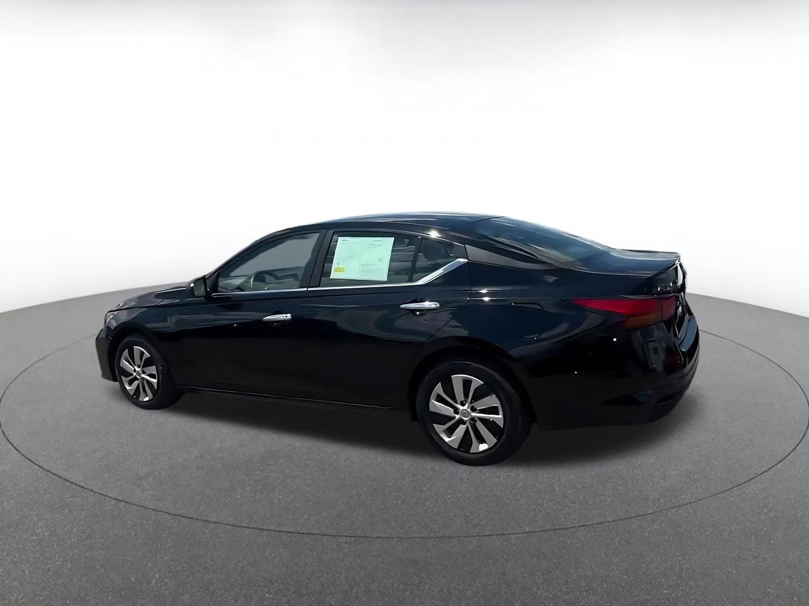 Thumbnail: 2024 Nissan Altima - 9