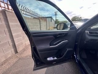 Thumbnail: 2025 Toyota Highlander - 12