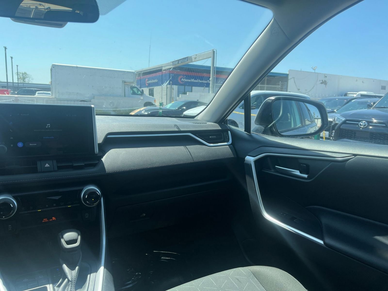 2024 Toyota RAV4 XLE 35