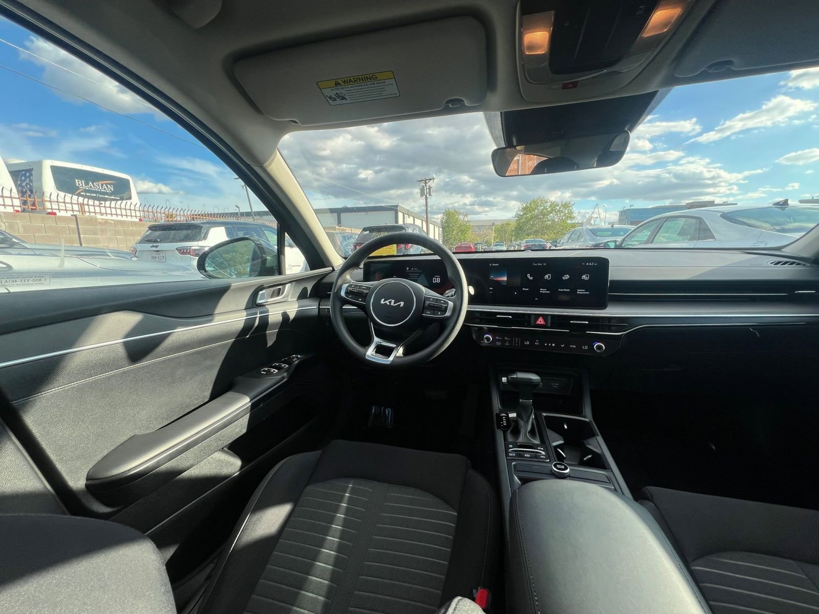 Thumbnail: 2025 Kia K5 - 34