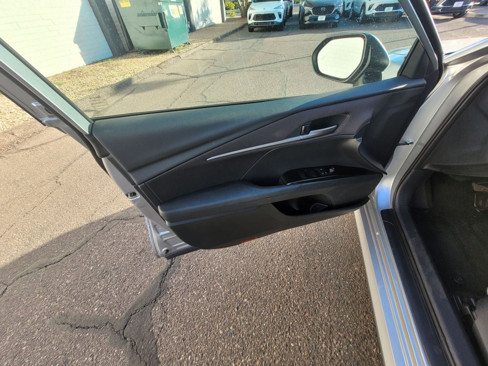 Thumbnail: 2025 Toyota Camry - 10