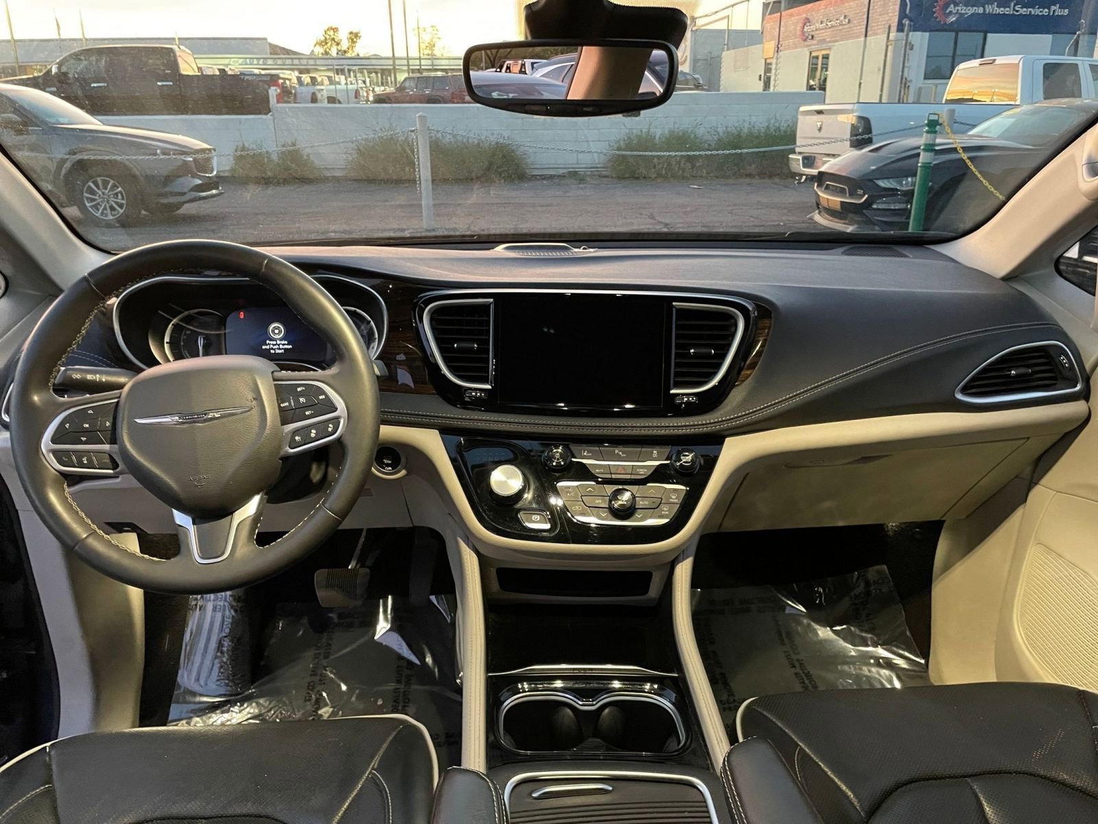 Thumbnail: 2023 Chrysler Pacifica - 34