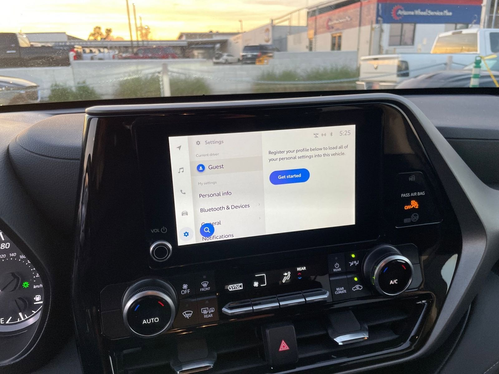 Thumbnail: 2025 Toyota Highlander - 22