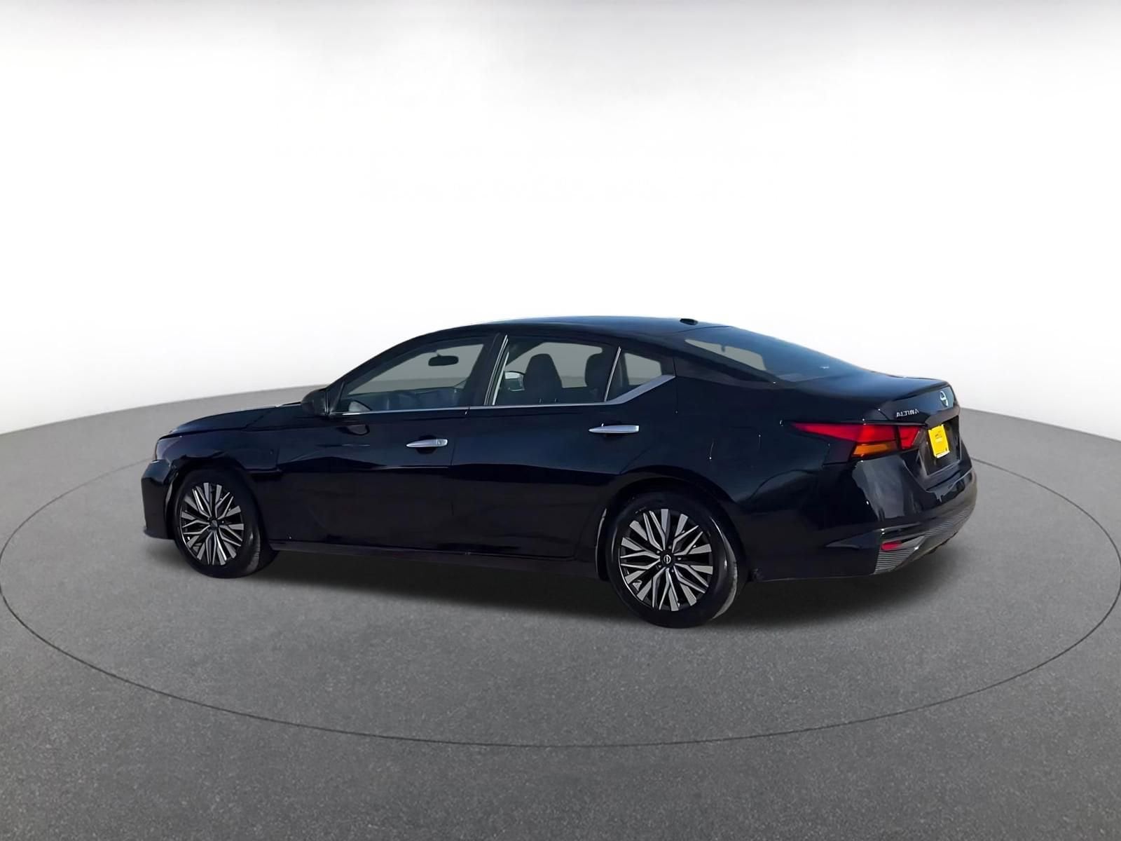 Thumbnail: 2025 Nissan Altima - 10