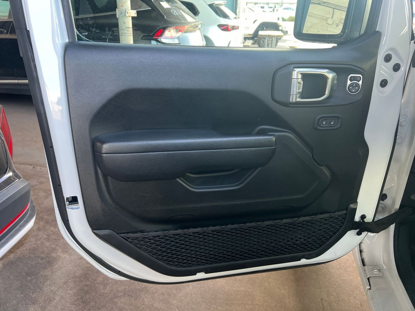 Thumbnail: 2025 Jeep Wrangler - 18