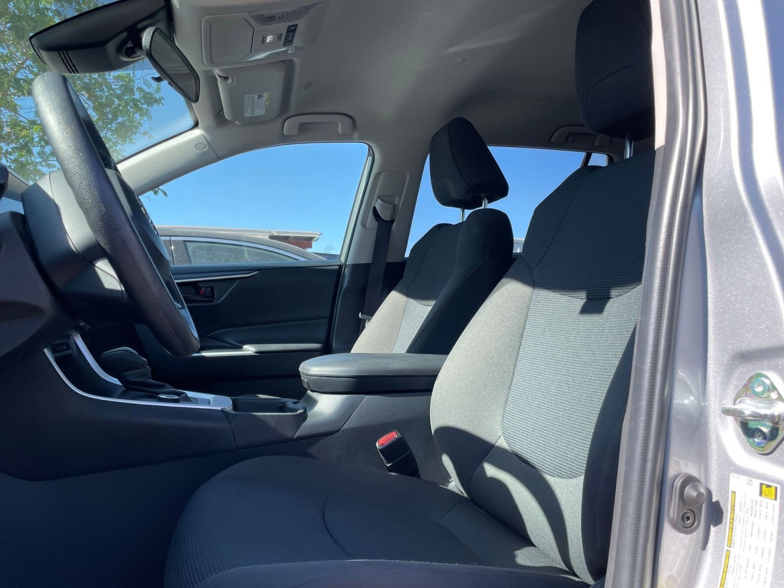 Thumbnail: 2025 Toyota RAV4 - 25