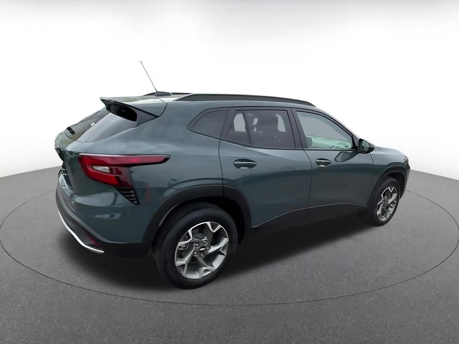 Thumbnail: 2025 Chevrolet Trax - 15