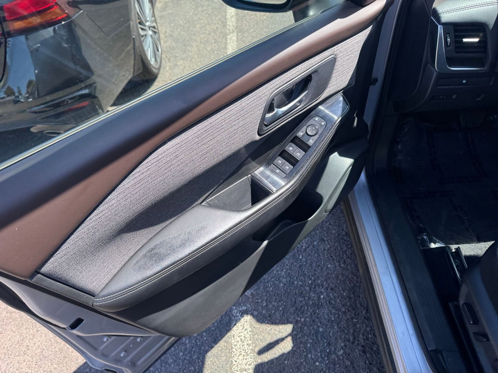 Thumbnail: 2023 Nissan Rogue - 21