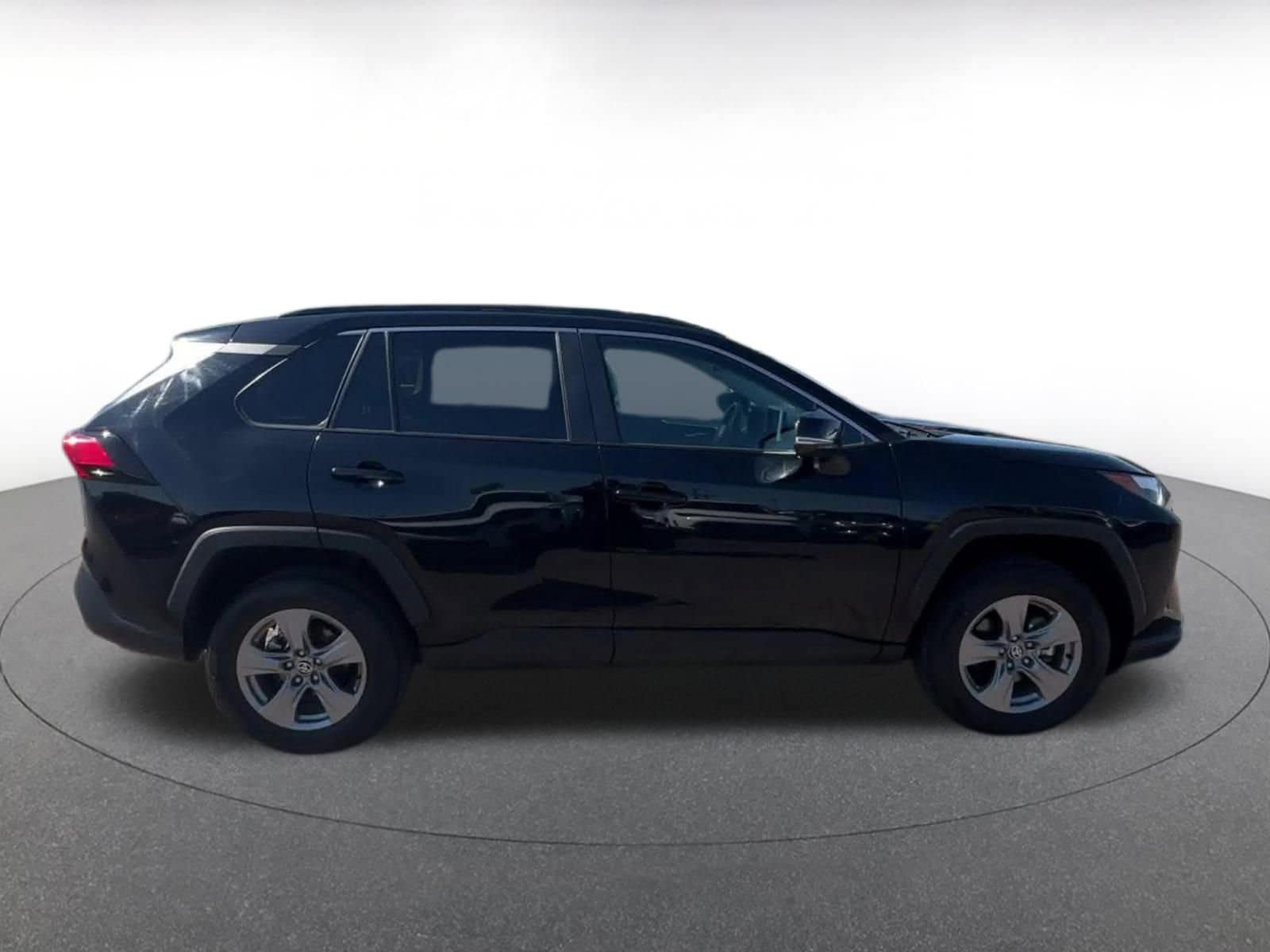 2024 Toyota RAV4 XLE 16