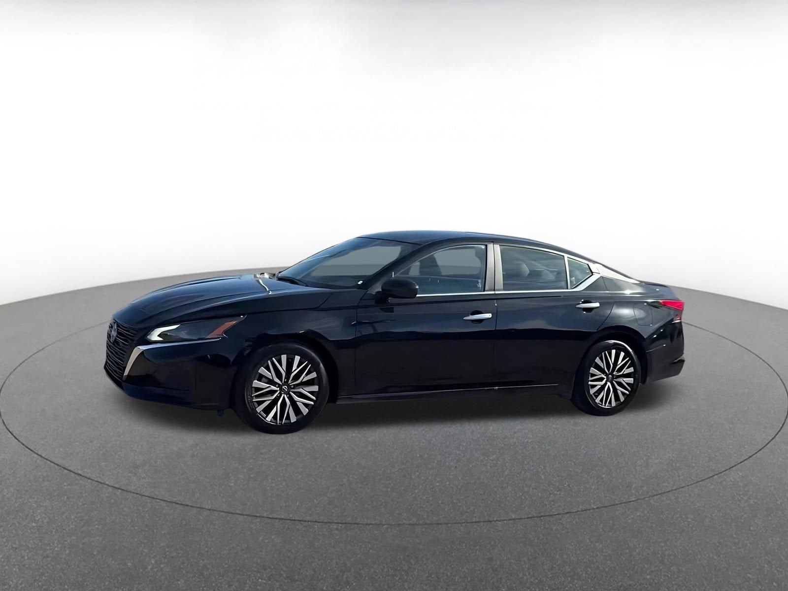 Thumbnail: 2025 Nissan Altima - 8