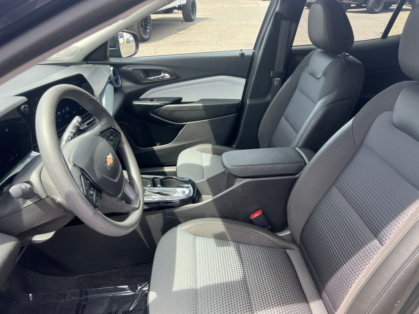 Thumbnail: 2025 Chevrolet Trax - 27