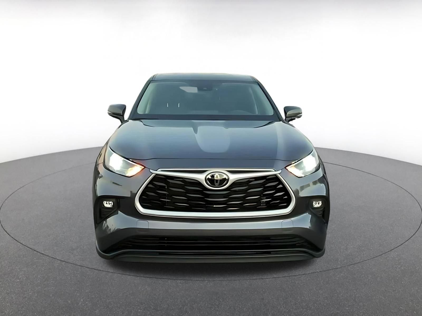 Thumbnail: 2025 Toyota Highlander - 4