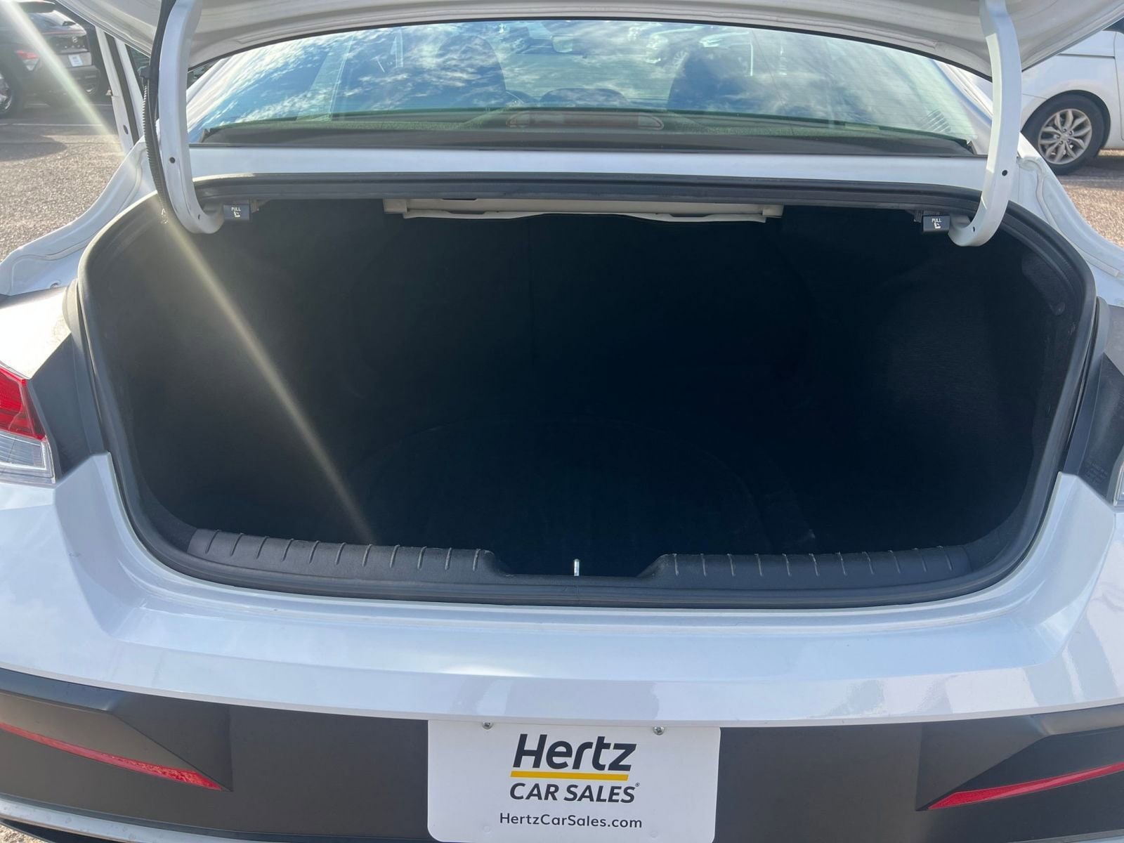 Thumbnail: 2025 Hyundai Elantra - 31