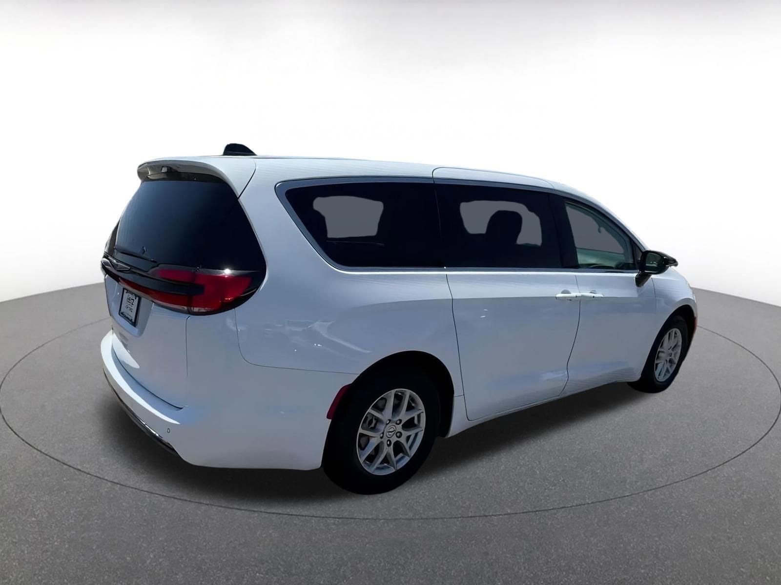 2024 Chrysler Pacifica Touring L 15