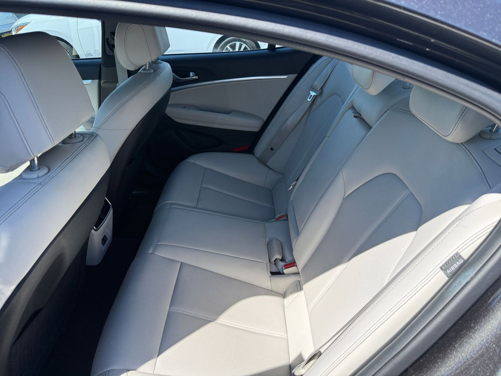 Thumbnail: 2025 Genesis G70 - 25