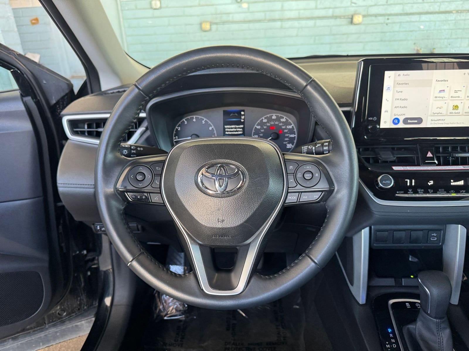 Thumbnail: 2025 Toyota Corolla Cross - 25