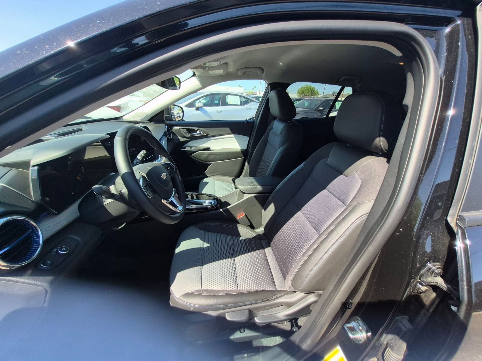 Thumbnail: 2025 Chevrolet Trax - 13