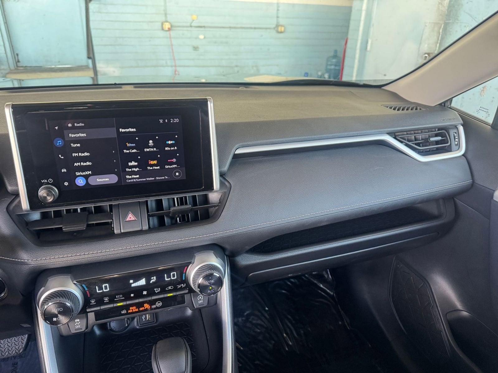 Thumbnail: 2025 Toyota RAV4 - 35