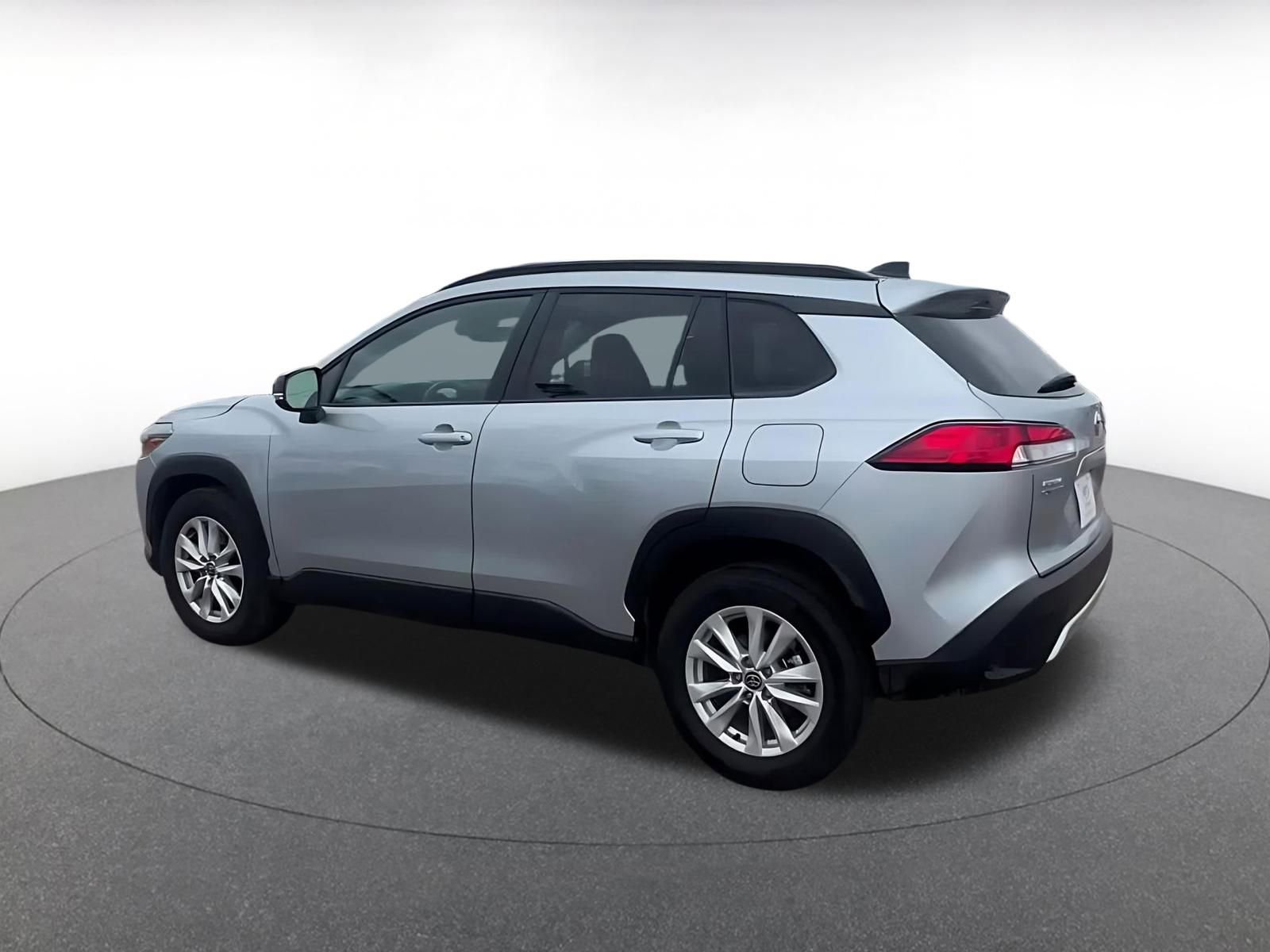 Thumbnail: 2025 Toyota Corolla Cross - 10