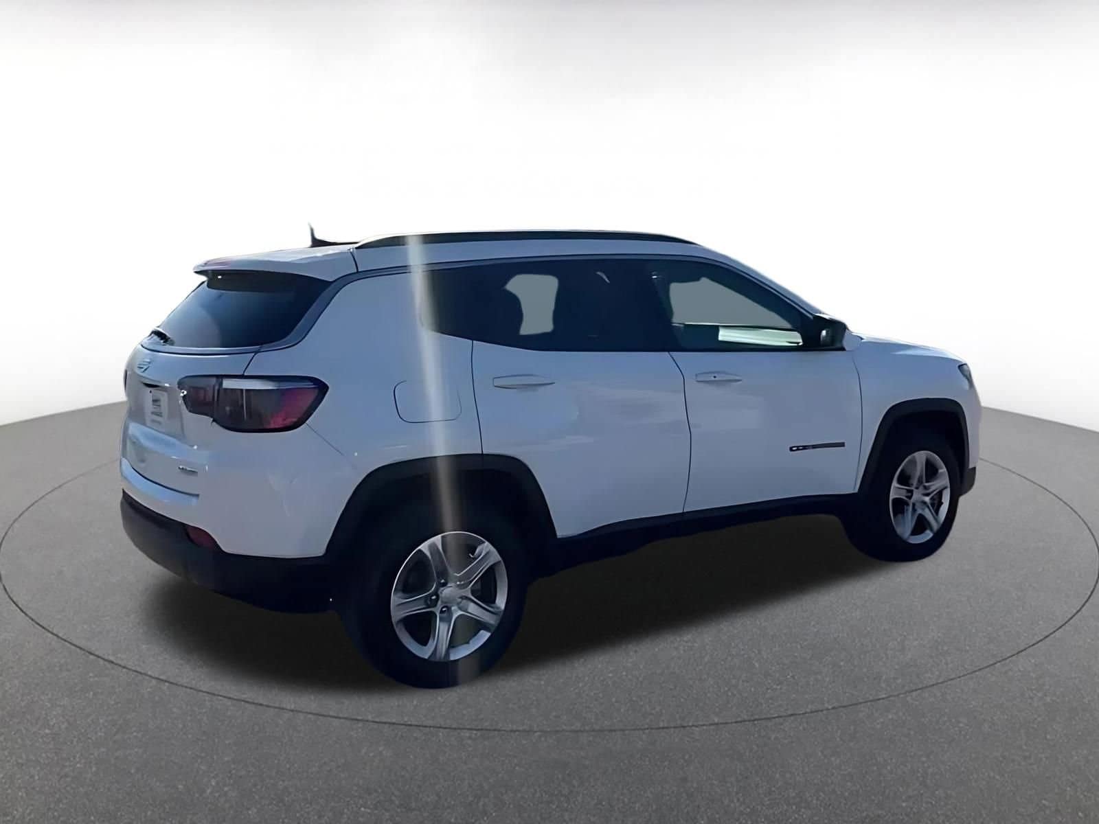 Thumbnail: 2023 Jeep Compass - 15