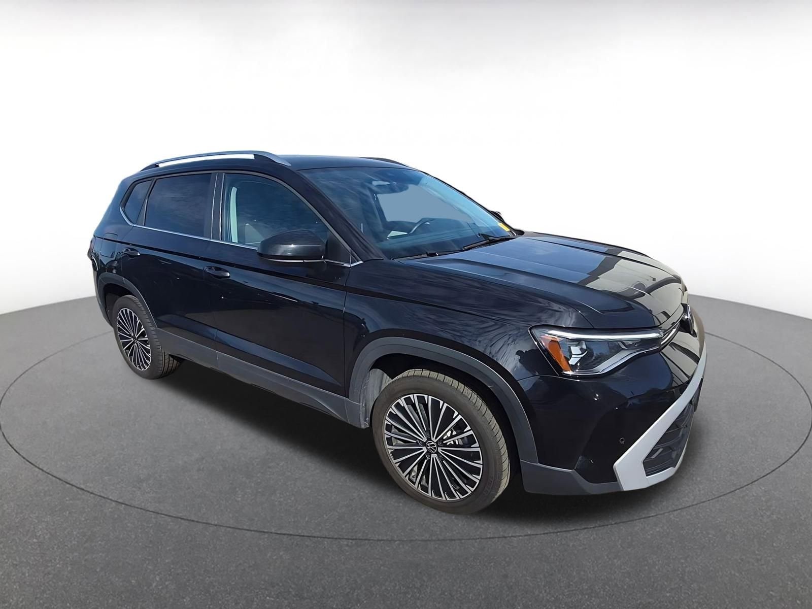 Thumbnail: 2025 Volkswagen Taos - 1