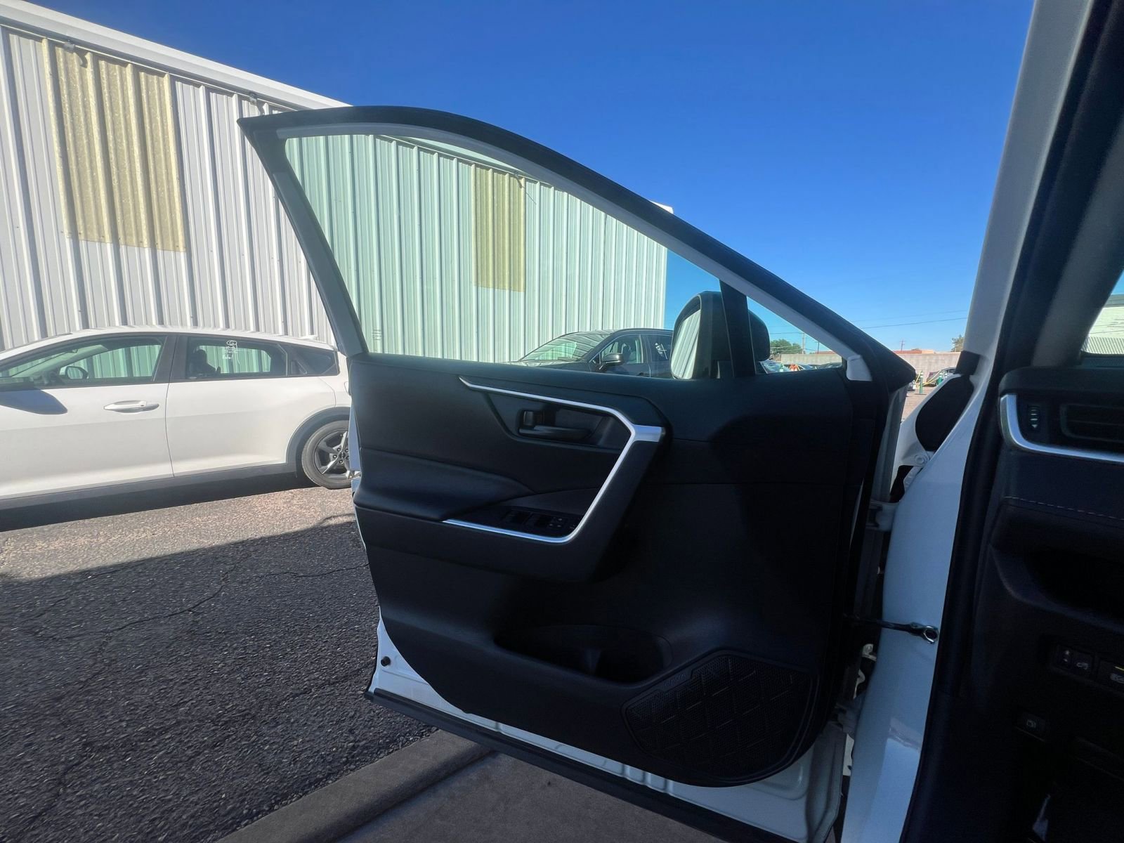 Thumbnail: 2025 Toyota RAV4 - 20