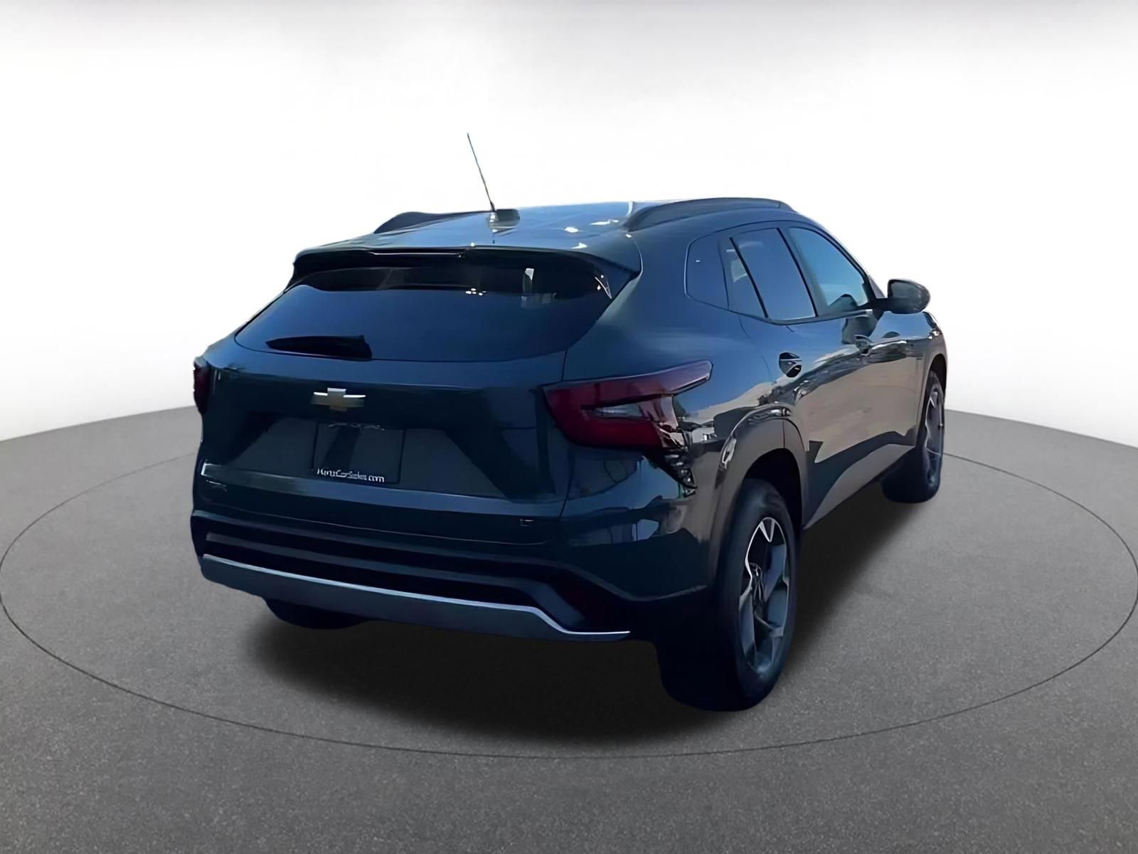 Thumbnail: 2025 Chevrolet Trax - 15