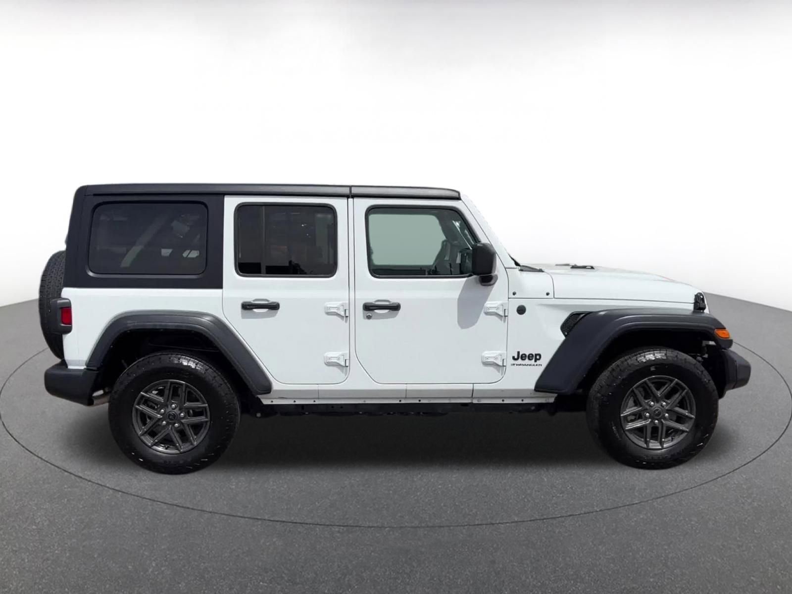 Thumbnail: 2025 Jeep Wrangler - 16