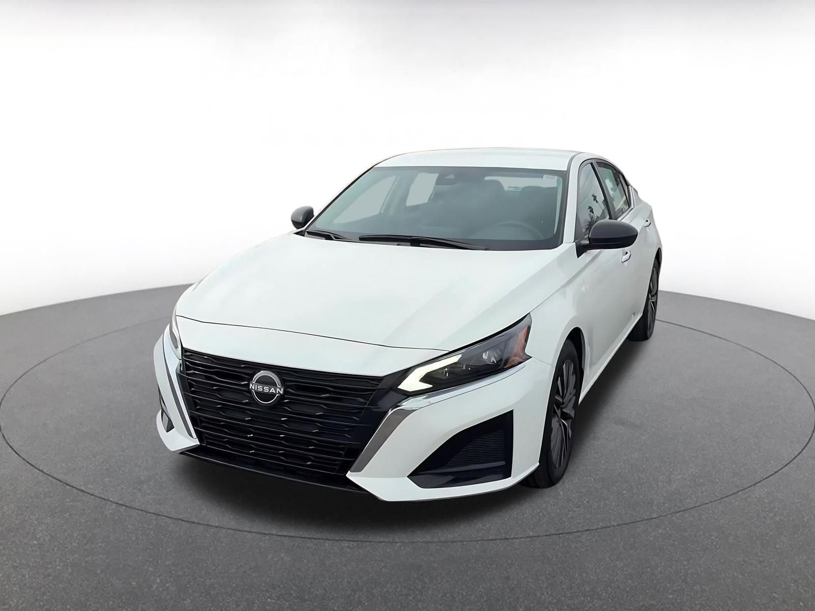 Thumbnail: 2025 Nissan Altima - 9