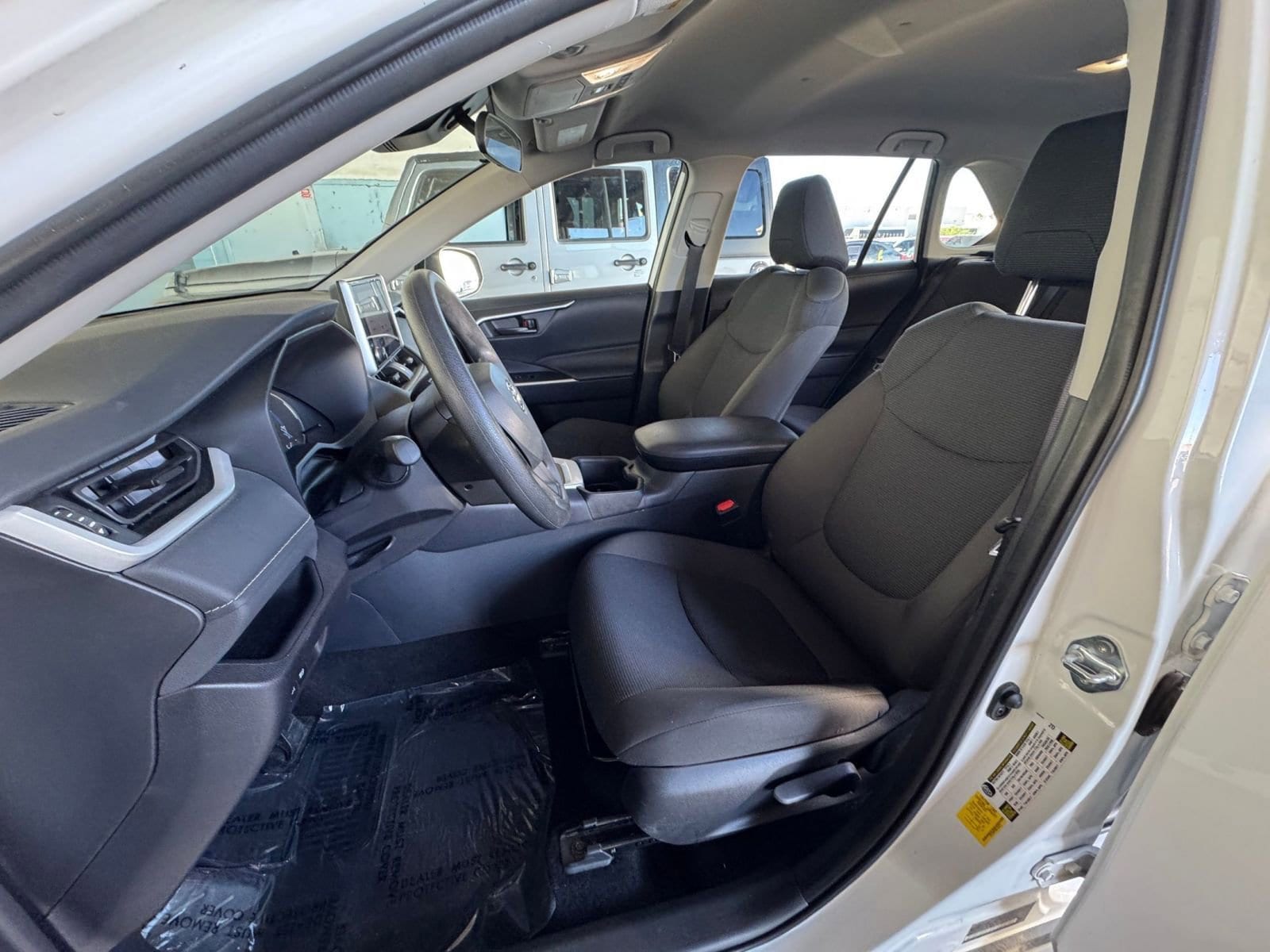 Thumbnail: 2025 Toyota RAV4 - 34