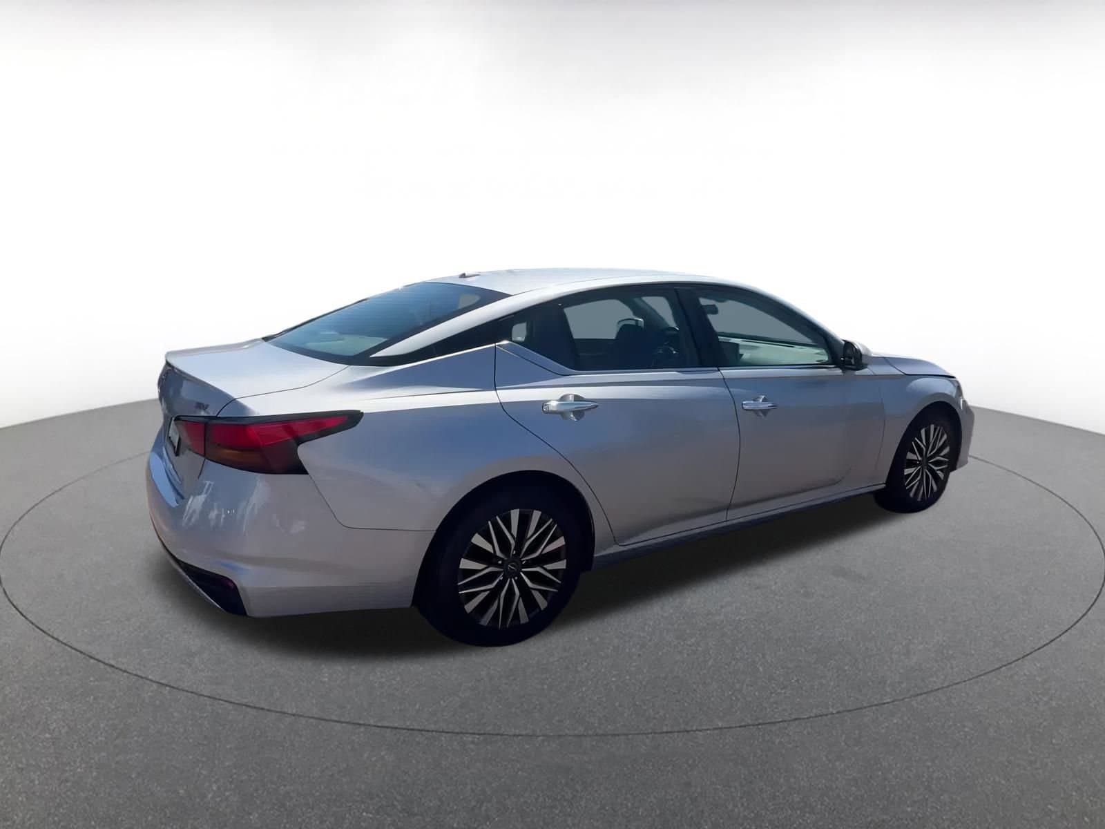 Thumbnail: 2023 Nissan Altima - 15