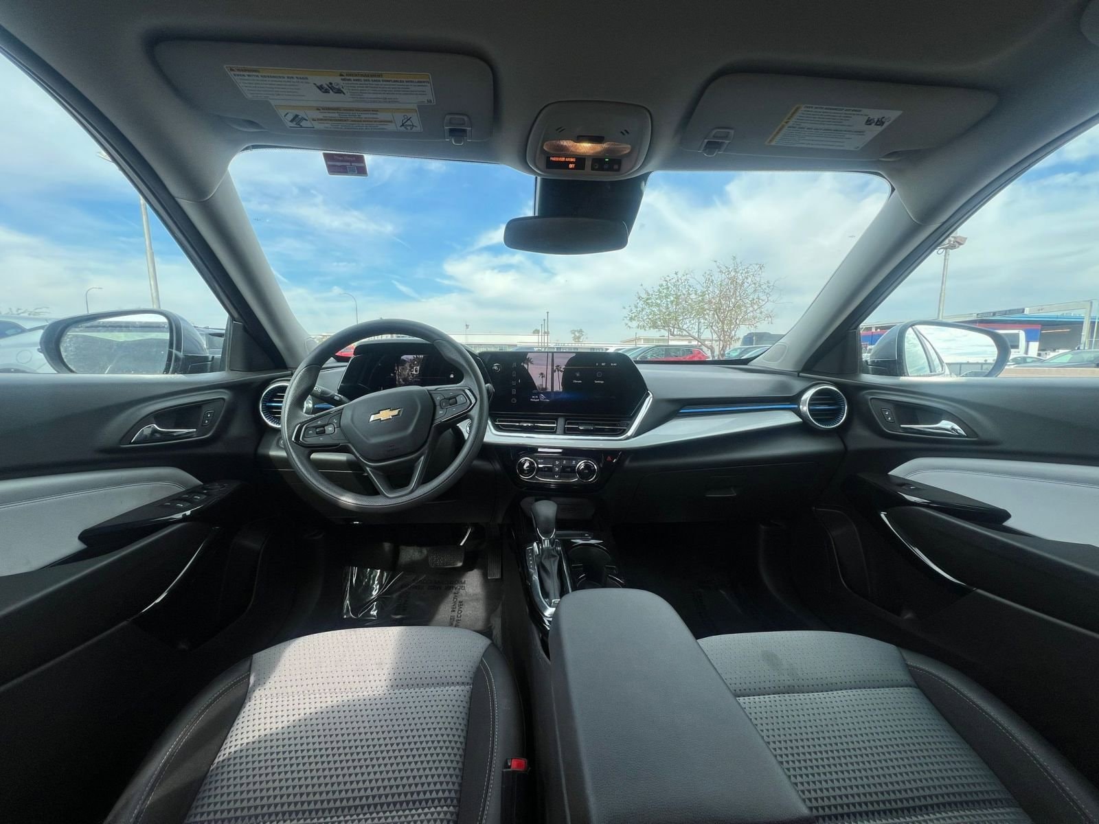 Thumbnail: 2025 Chevrolet Trax - 33