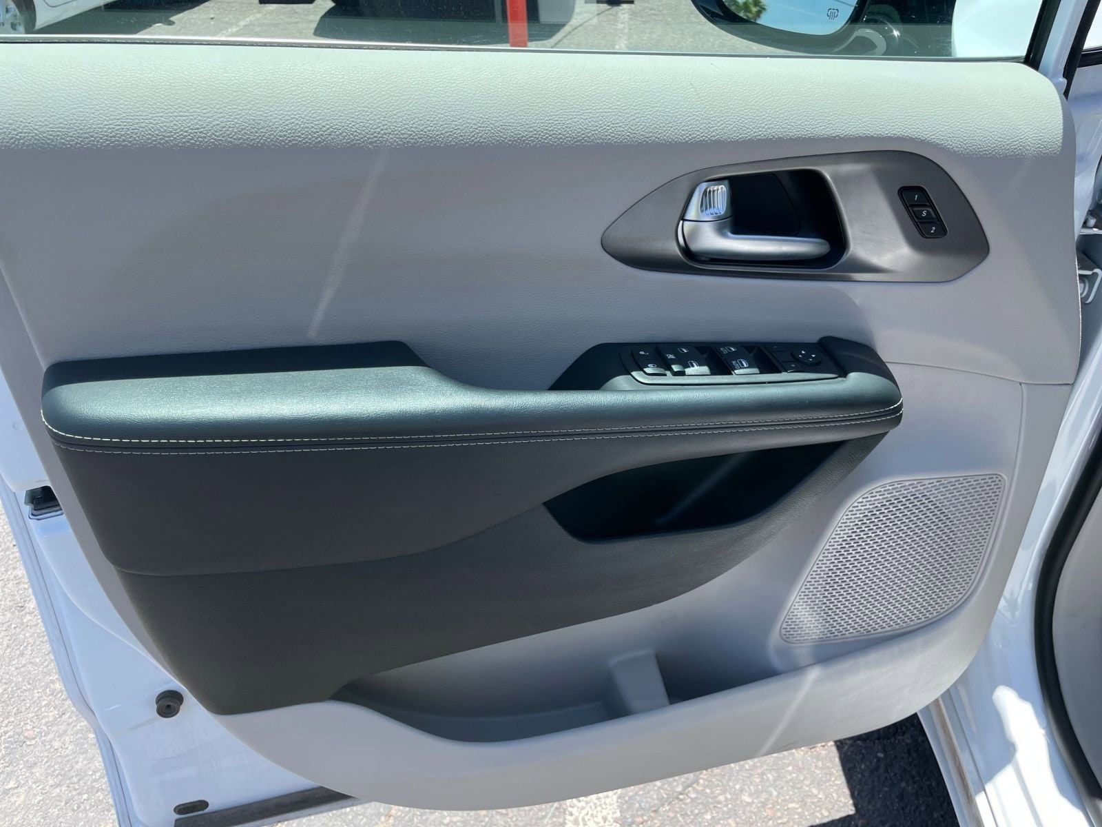 2024 Chrysler Pacifica Touring L 20