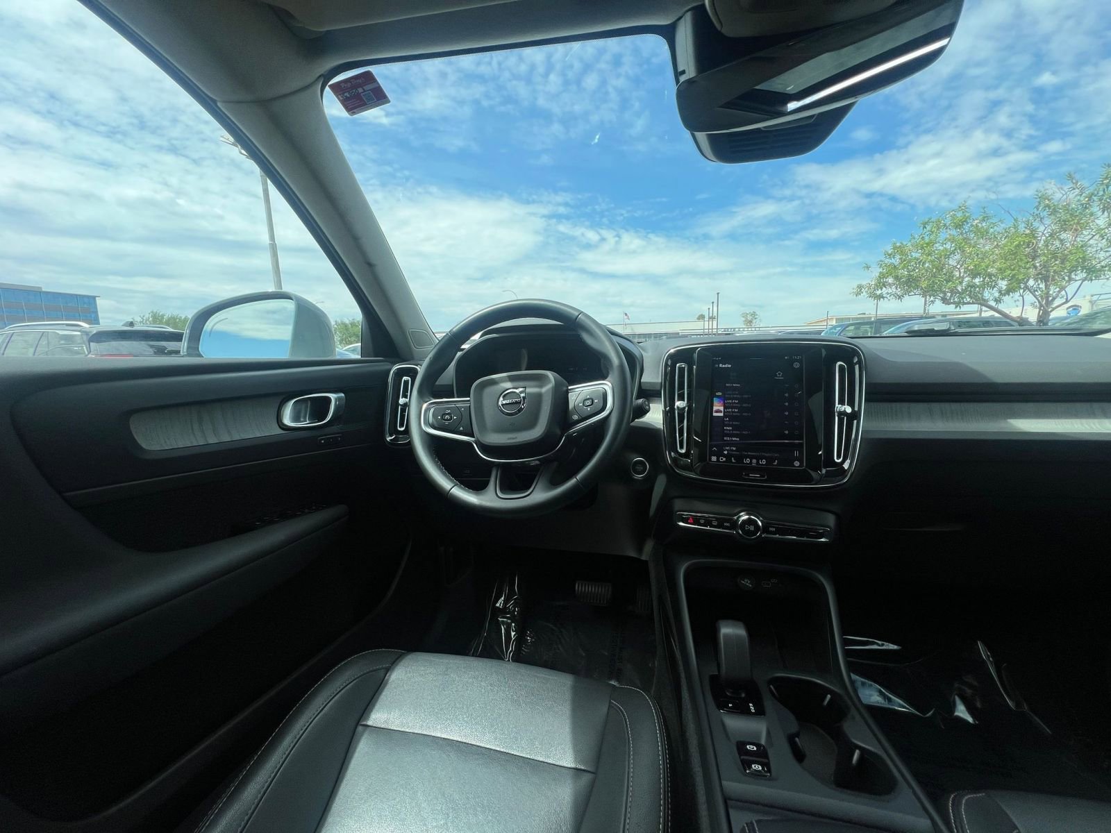 Thumbnail: 2024 Volvo XC40 - 34