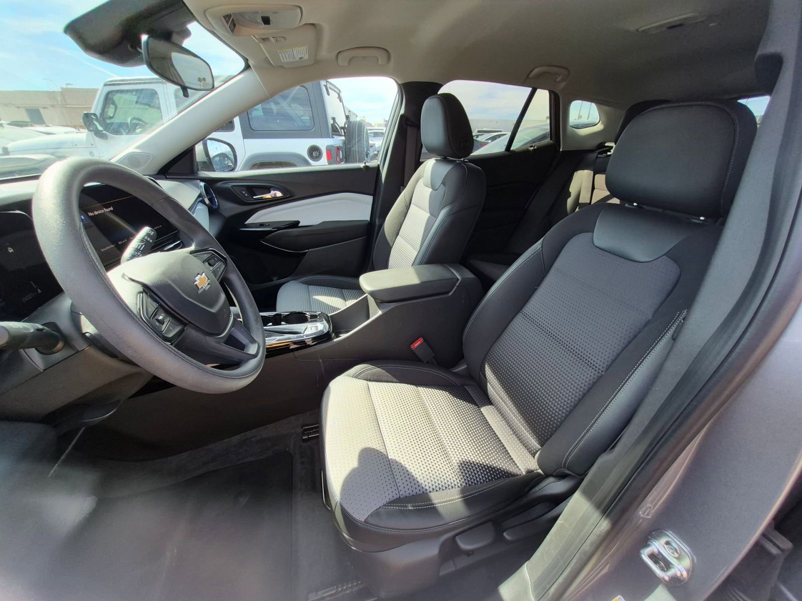 Thumbnail: 2025 Chevrolet Trax - 9