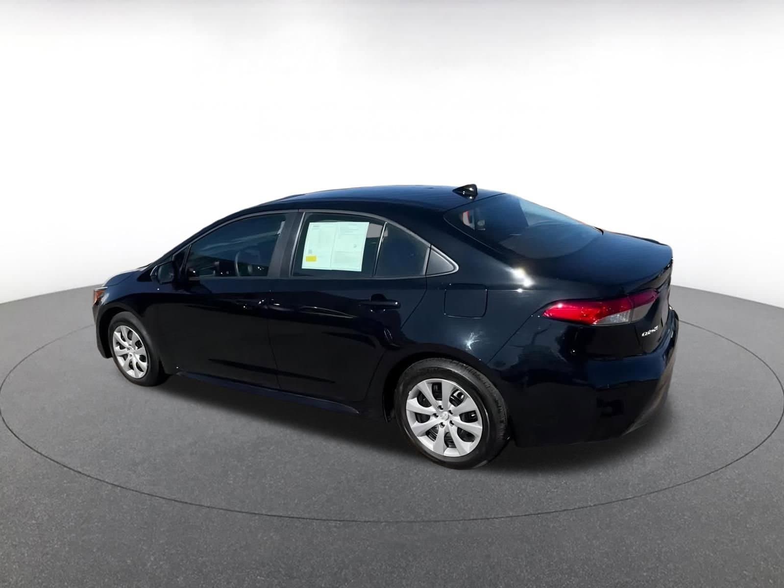 Thumbnail: 2025 Toyota Corolla - 10